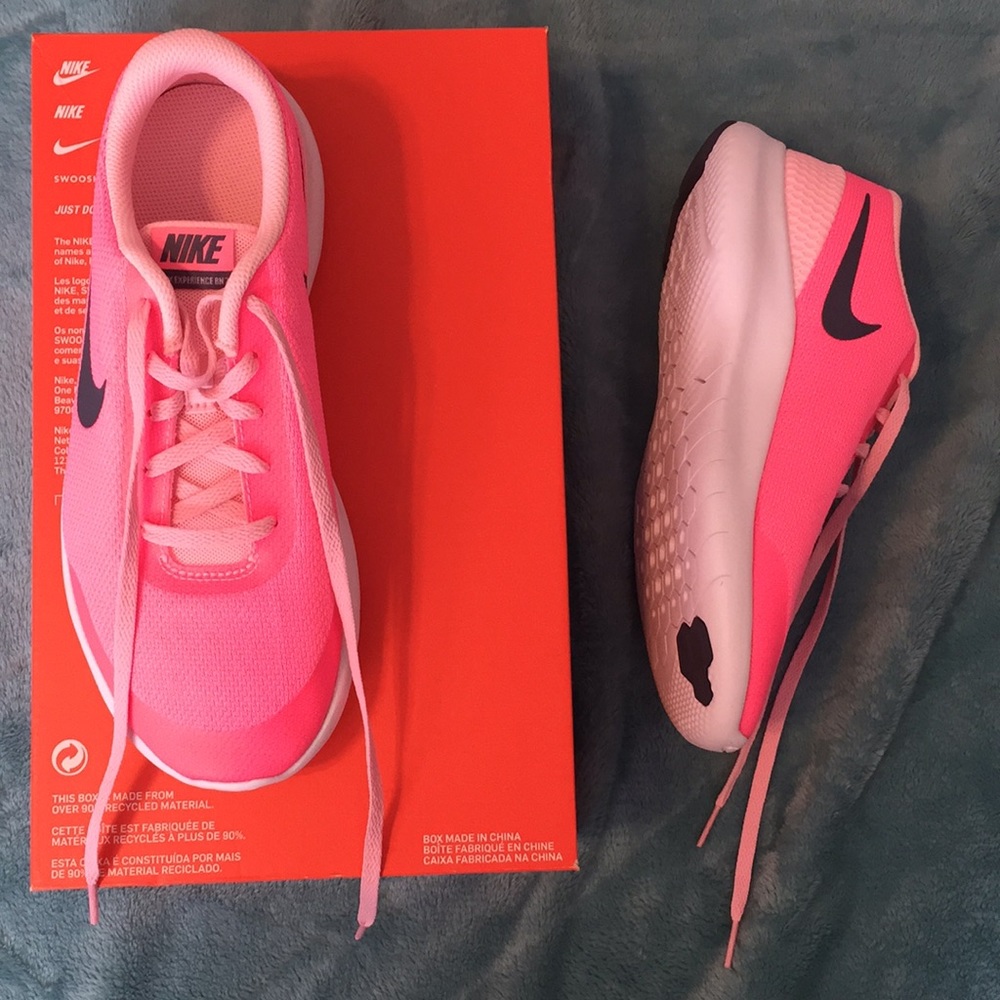 Nike Running Shoes - Picture 2 of 8